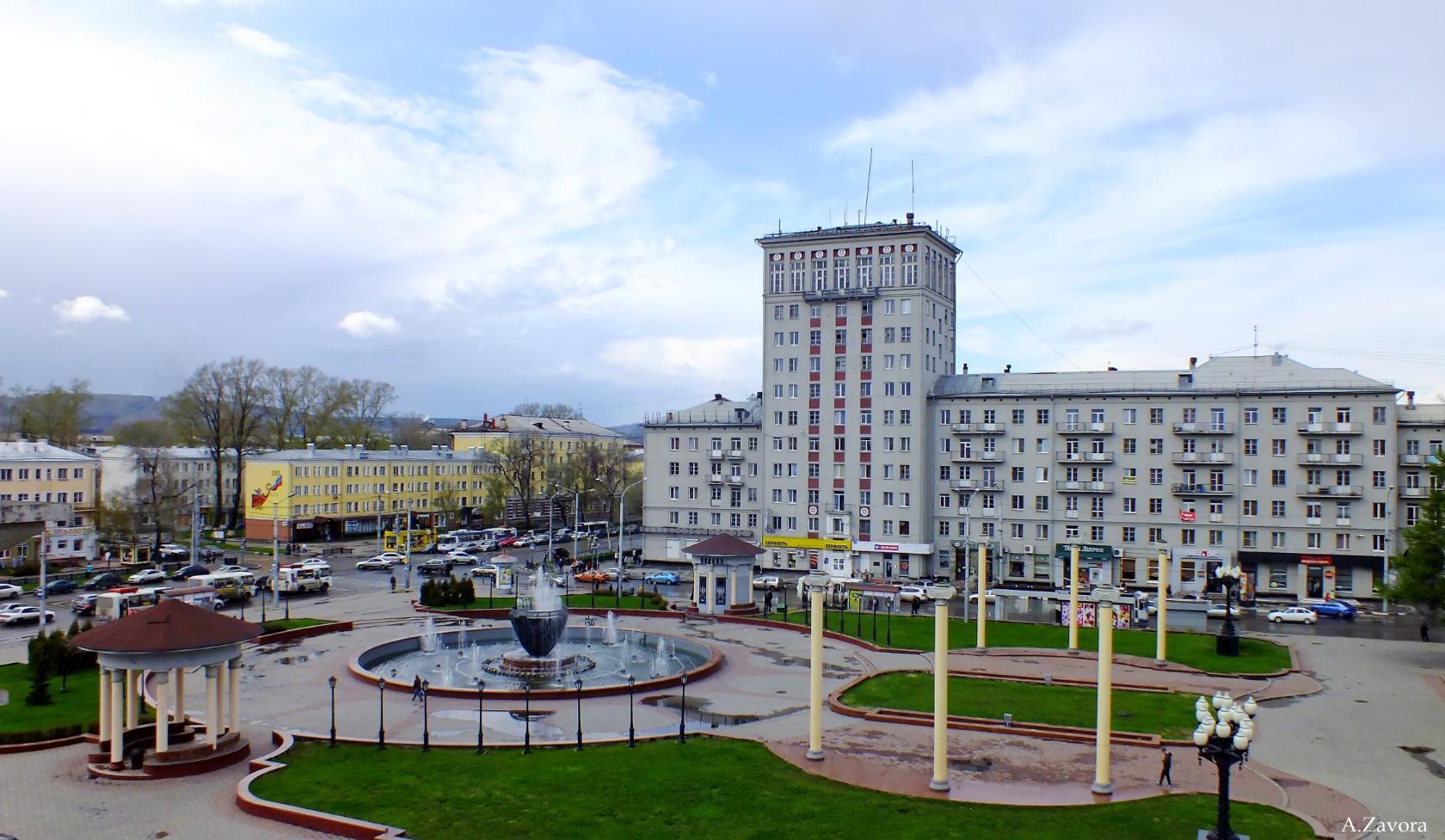 Проспект Металлургов (улица Металлургов), Площадь Маяковского, Театральная  площадь, Парк Гагарина - Улицы Новокузнецка. Центральный район - Фотоальбом  - 400 Знаменитых Новокузнечан